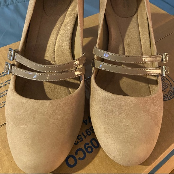 Vallay GIANI BERNINI mushroom suede MARY JANE Double STRAP HEELS SIZE 8 - Picture 3 of 11